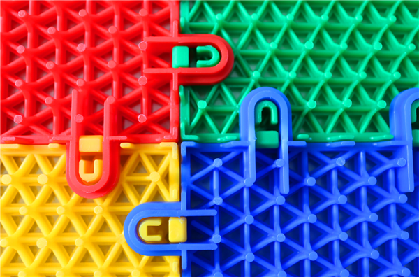 鑒別懸浮拼裝地板質(zhì)量的好壞 仲達(dá)有訣竅！