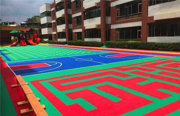 選擇籃球場(chǎng)懸浮拼裝地板的幾點(diǎn)小訣竅！