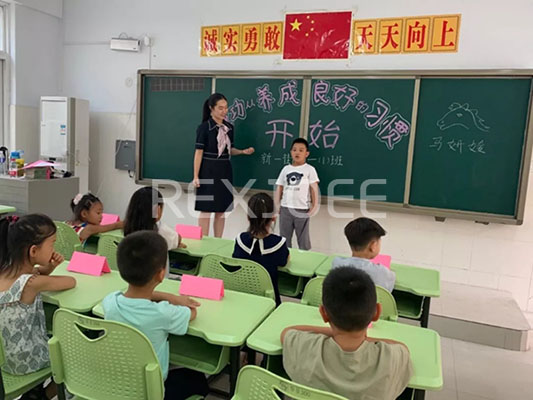  如何挑選滿意的學(xué)生課桌椅？