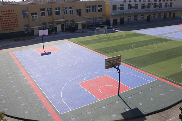 懸浮拼裝地板為什么適合在室外使用？