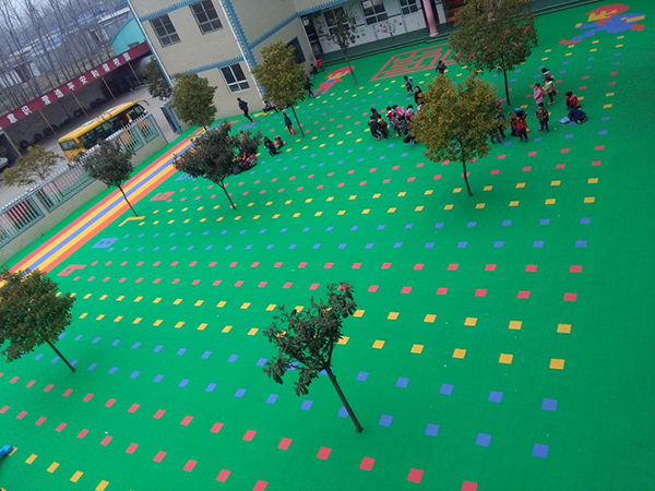 懸浮拼裝地板有什么優(yōu)勢(shì)？